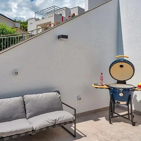 Casa Marta With Pool And Sea View Опатия