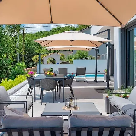 Casa Marta With Pool And Sea View Опатия