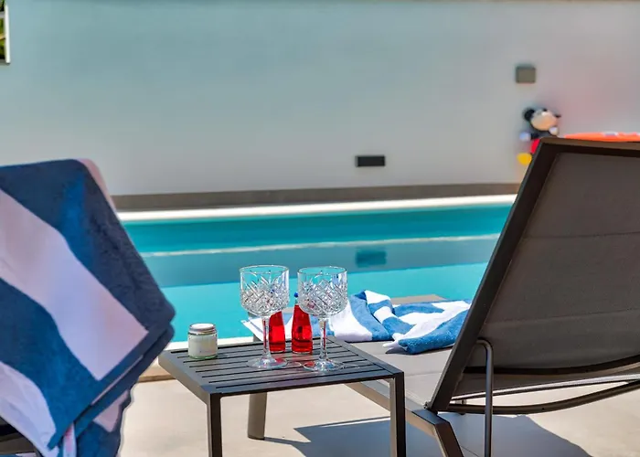 Villa Casa Marta With Pool And Sea View