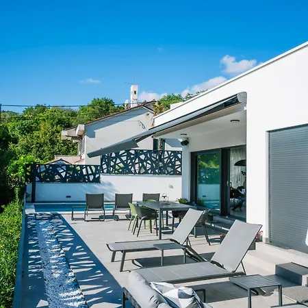 Casa Marta With Pool And Sea View Вілла Опатія