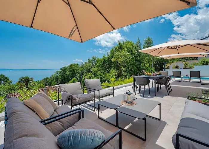 Casa Marta With Pool And Sea View Вилла Опатия